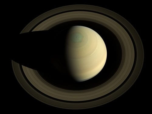 שבתאי וטבעותיו, בצילום (מוזאיק) של קאסיני מאוקטובר 2013. מקור: NASA/JPL-Caltech/SSI/Cornell.