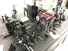המערכת האופטית במעבדה – שיתוף פעולה בין הטכניון ל- CREOL. מקור: דוברות הטכניון.