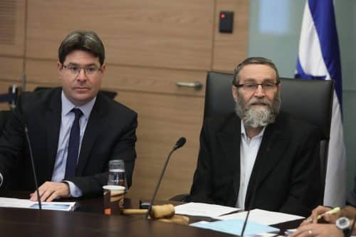 Chairman of the Finance Committee MK Moshe Gafni, and Minister of Science and Technology Ofir Akunis. Source: Knesset spokeswoman, Yitzhak Harari