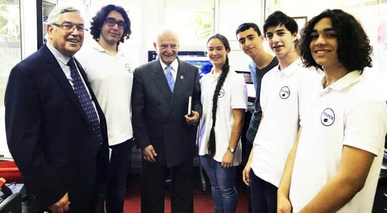 The president of the Marco Polo Association, Prof. Dr. Siro Polo Padolcia da Ponte, tours the satellite laboratory of the Science Center in Herzliya and meets with the students who built the satellites. PR photo