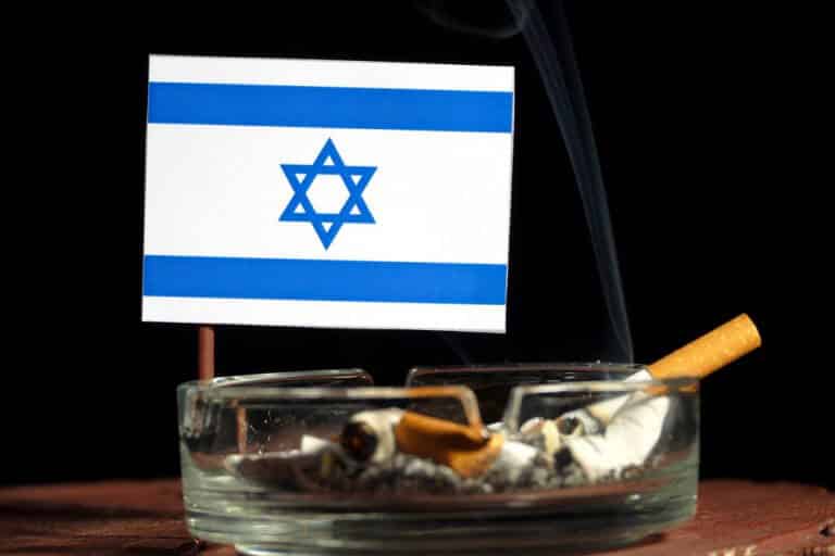 Smoking in Israel. Illustration: shutterstock