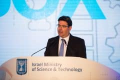 שר המדע והטכנולוגיה אופיר אקוניס בכנס שרי מדע מרחבי העולם שהתקיים בירושלים. צילום שרון עמית