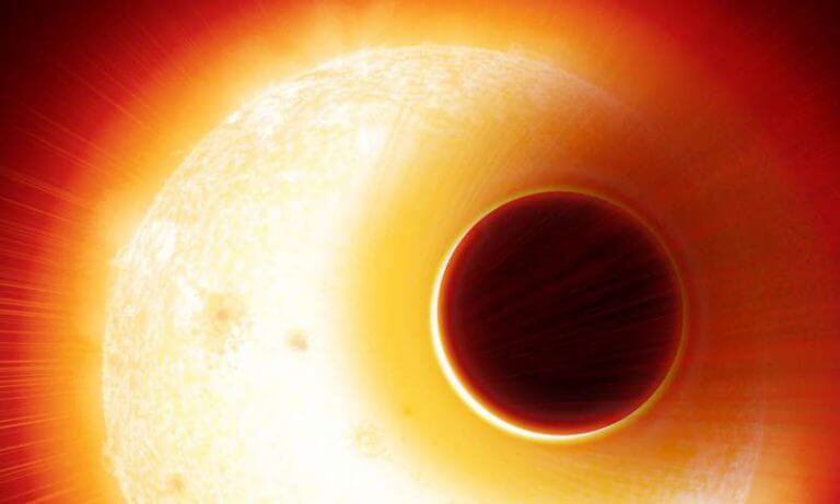 An artist's illustration of the planet HAT-P-11b surrounded by a helium atmosphere coming from its sun - an orange dwarf - smaller but more active than the sun. Illustration: © Denis Bajram