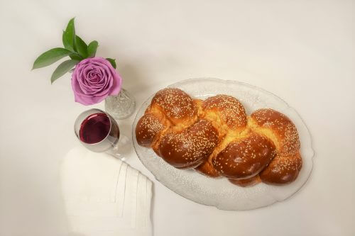 Challah and wine for Kiddush. Photo: shutterstock
