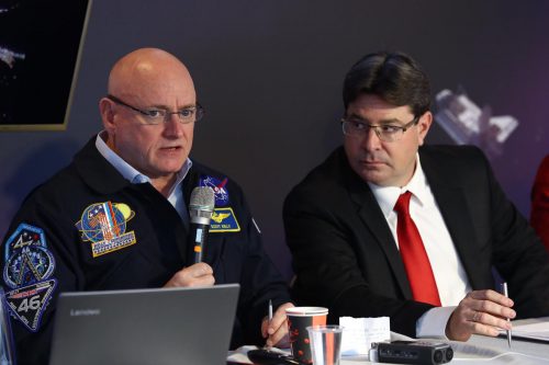 Science Minister Ofir Akunis and astronaut Scott Kelly - photo by Gilad Kvalertsik