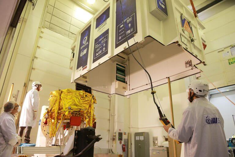Loading the Bereshit spacecraft onto a container that will take it from the clean room at the Aerospace Industry to the SPACEX launch facility at Cape Canaveral. Photo: Tomer Levy