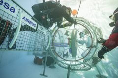 ניסוי מתחת למים של מדגם אפשרי של מנעל האוויר ESPRIT. צילום: בנימין שולצה, עבור סוכנות החלל האירופית