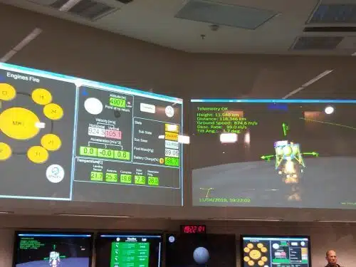 لوحة التحكم في مركبة جينيسيس الفضائية وقت تحطمها. زيادة السرعة بدلاً من التباطؤ. الصورة: SpaceIL وصناعة الطيران