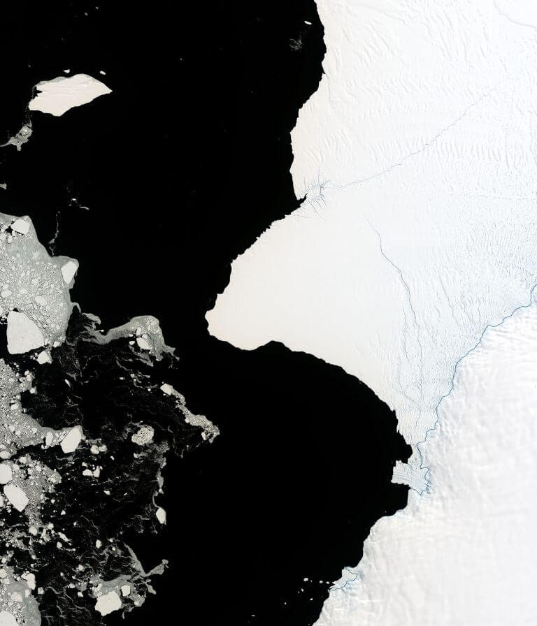الجرف الجليدي برانت. ومن المتوقع أن تنفصل قطعة ضخمة لا تقل مساحتها عن 1,700 كيلومتر مربع عن الجرف الجليدي. الصورة: ناسا