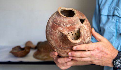 A beer pitcher from the excavations of Tel Tzfait, from which Philistine beer was produced Photo: Yaniv Berman, Antiquities Authority