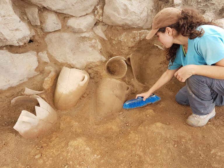 Excavations in the biblical Betzkalg. Photo-excavation expedition to Horbat al-Rai (8)