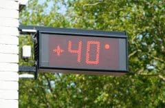 מד חום בהולנד מראה טמפרטורה של 40 מעלות צלזיוס, יולי 2019. צילום: shutterstock