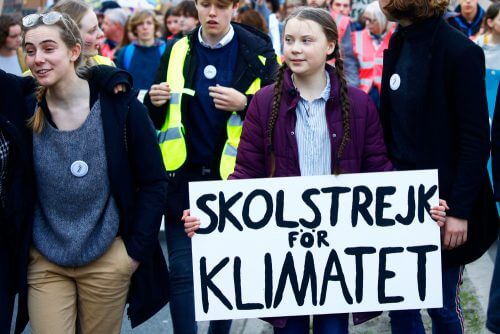 בריסל בלגיה, 21 בפברואר 2019, פעילת האקלים השוודית בת ה-16 גרטה תונברג נוטלת חלק במצעד למען הסביבה והאקלים שאורגן על ידי סטודנטים. צילום: Shutterstock.com