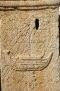 תבליט המתאר ספינת מסחר רומית, ב-Leptis Magna, לוב