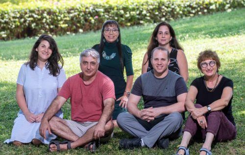 From the right: Dr. Dalia Gordon, Shelly Hamer-Rogotner, Dr. Yizhar Karvat, Dr. Orli Diem, Prof. Eitan Reuvani and Shahar Fine. Snail steps