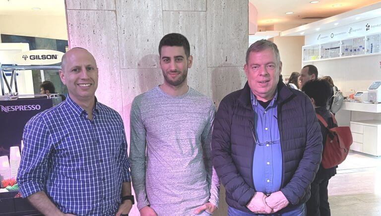 From right to left: Prof. Itai Benhar, Almog Biton and Prof. Ariel Munitz. Courtesy of Tel Aviv University