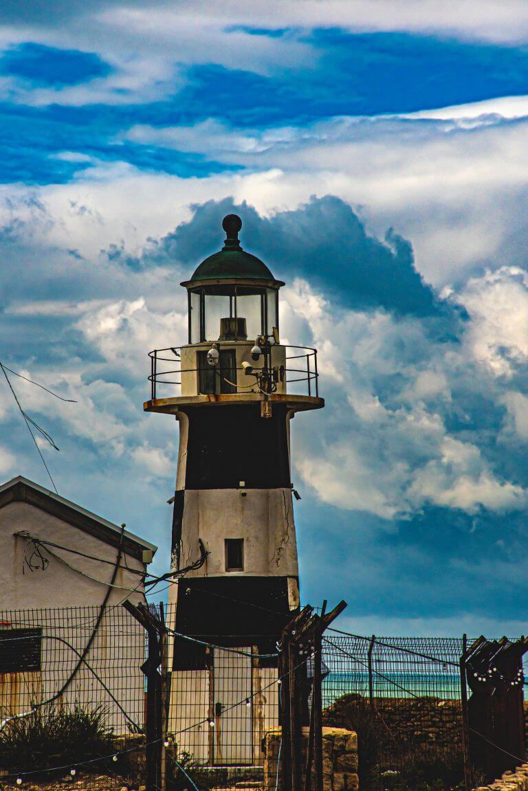 The ancient lighthouse in the port of Acre. Photo: Image by Ri Butov from Pixabay