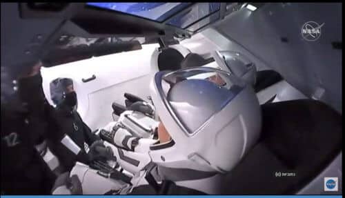 Astronauts Doug Hurley and Bob Behnken prepare to exit the CREW DRAGON spacecraft due to the cancellation of the launch on 27/5/2020. Screenshot from NASA TV