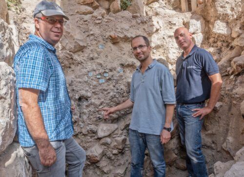 From the left: Prof. Yuval Gadot, Ya'akov Vaaknin, Dr. Yiftach Shalu. Photo: Shai Halevi, Antiquities Authority