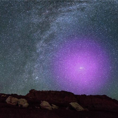 הילת הגז המקיפה את הגלקסיה השכנה אנדרומדה היתה העצם הגדול ביותר בשמים אילו היתה נראית לעין. צילום ואיור: NASA, ESA, and E. Wheatley (STScI)