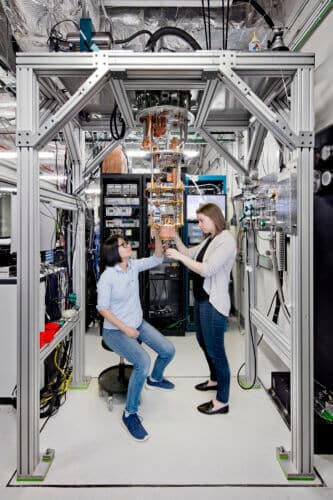בניית מחשב קוונטי במרכז הפיתוח של IBM בציריך. צילום יחצ