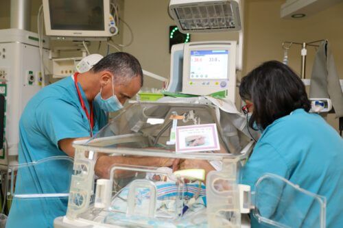 Dr. Uri Hochwald was born prematurely. Photograph of Rambam spokesmen