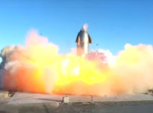 Screenshot from the moment the SN8 spacecraft crashed during a test flight in Texas, 9/12/2020. Photo: SPACEX