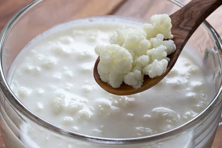 Yeast in a milk drink - kefir. Photo: depositphotos.com