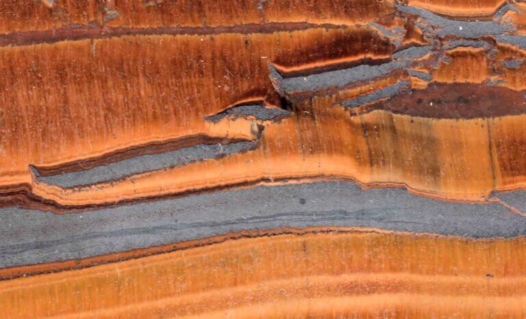 The oxygen revolution left its geochemical record in the iron deposits in the earth's mantle and rocks