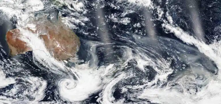 ב-3 בינואר 2020, נלכד העשן מהשריפות בדרום-מזרח אוסטרליה בתמונות לוויין של האוקיינוס השקט, בעודו נע לכיוון מזרח. תצלום: Suomi National Polar-orbiting Partnership