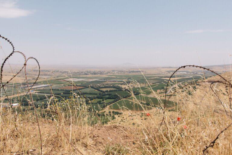 There is no disputing that the wars in Israel left marks both on the ground and on the ancient buildings and ruins that adorn the landscapes in the country from the Golan to Eilat. The Golan Heights, photo: robert bye - unsplash