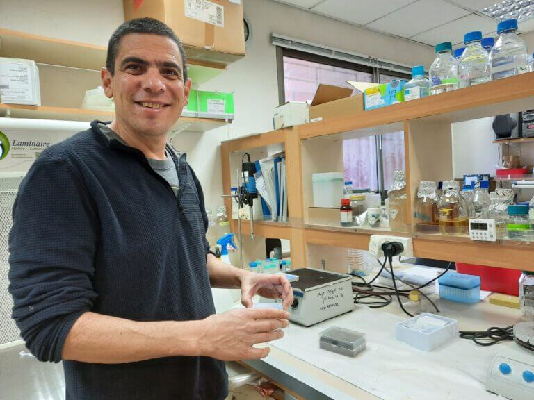 Dr. Itamar Yadid at the Miguel Research Institute. Communications credit