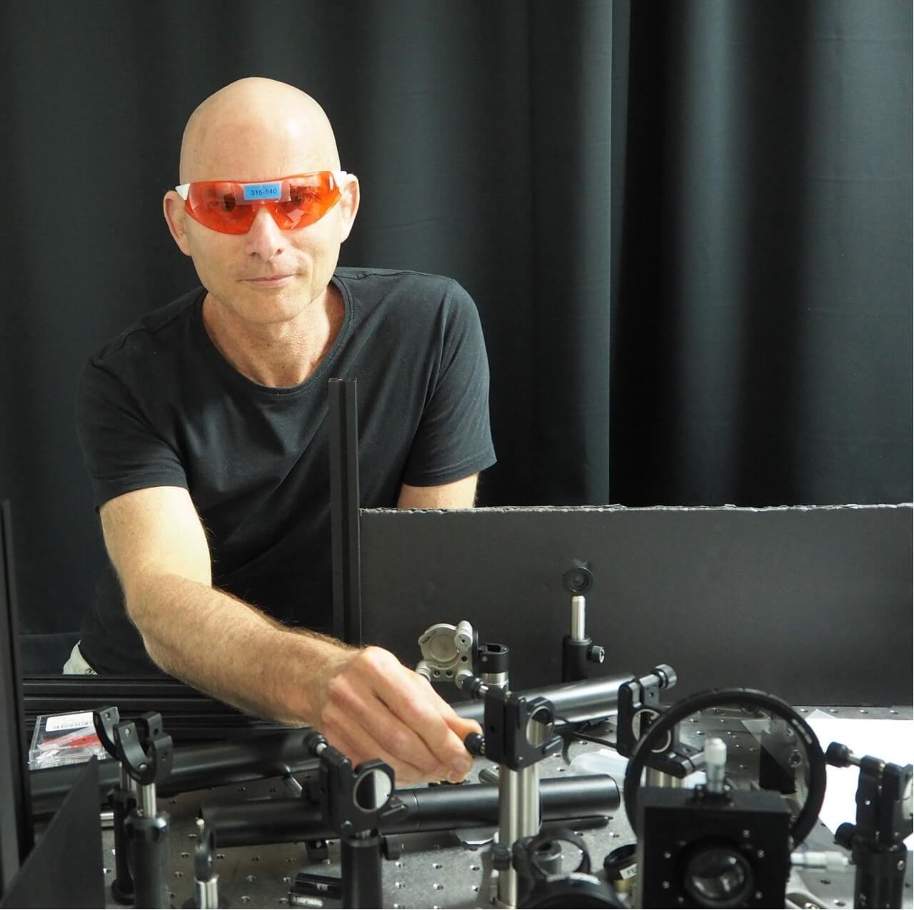 البروفيسور غاي بارتيل - رئيس مختبر الأبحاث الضوئية المتقدمة في كلية فيتربي للهندسة الكهربائية وهندسة الحاسوب تصوير: المتحدث باسم التخنيون