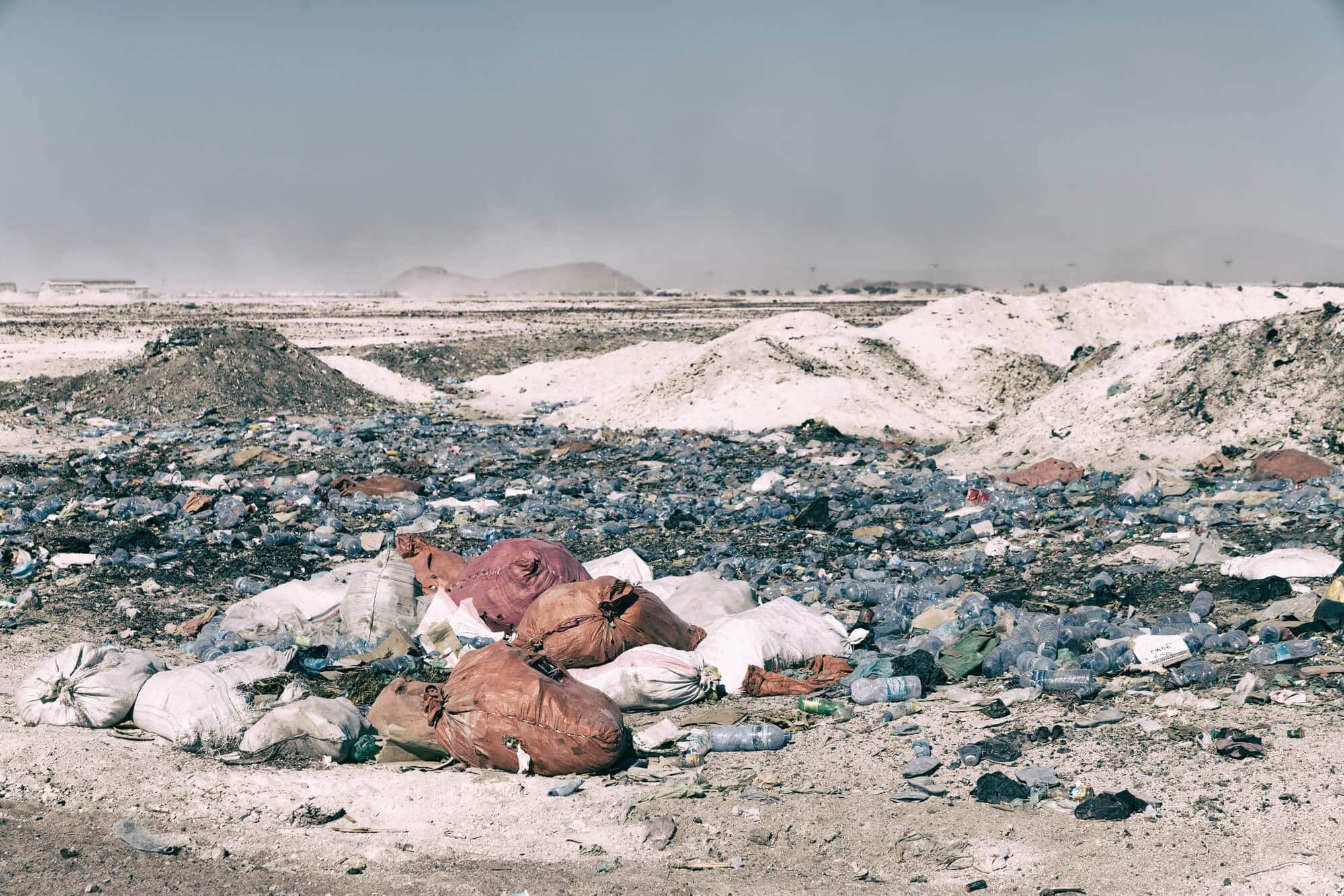 A pirated waste site in Ethiopia. Illustration: depositphotos.com