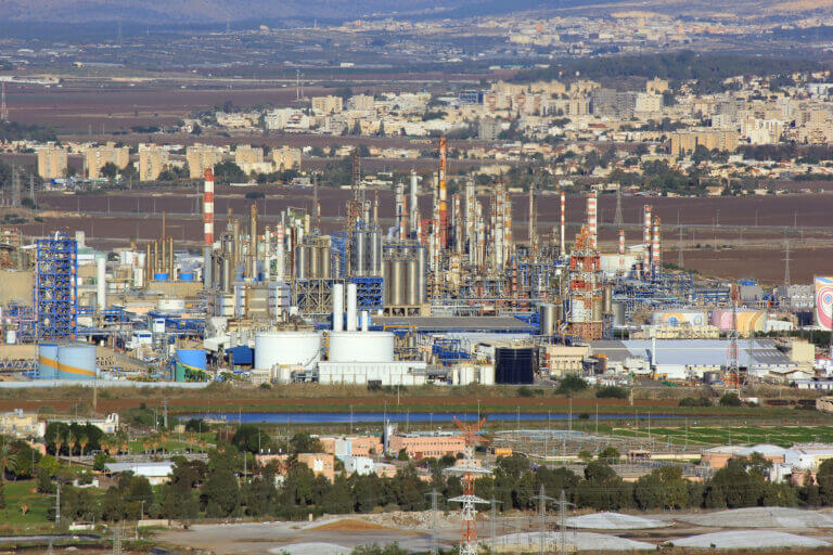 Factories in Haifa Bay. Illustration: depositphotos.com