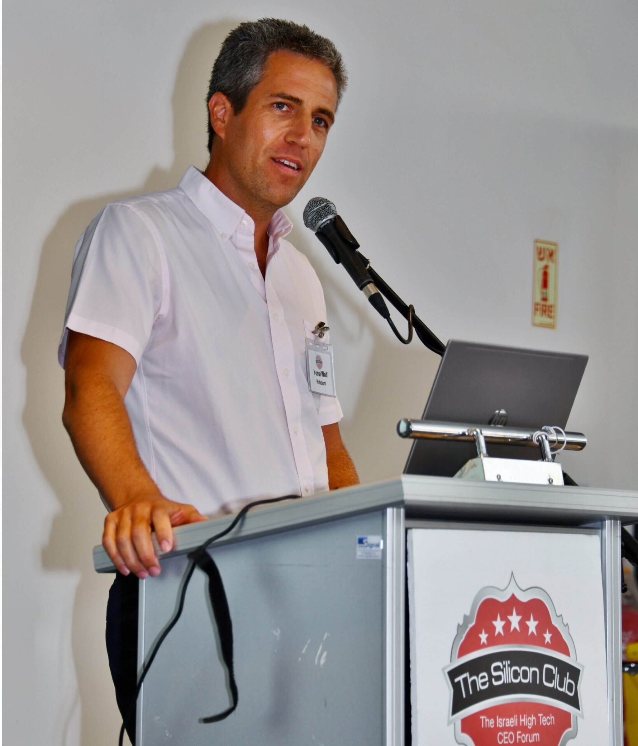 Robotami CEO Yossi Wolff at the Silicon Club meeting, 14/9/2021. Photo: Shmuel Oster