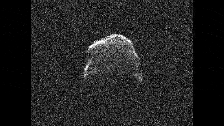 האנימציה הזאת מראה את האסטרואיד 2016 AJ193 מסתובב כפי שניצפה על ידי האנטנה ברוחב 70 מטר של גולדסטון ב-22 באוגוסט 2021. העצם שרוחבו 1,300 מטר היה האסטרואיד קרוב הארץ האלף ואחד שנמדד על ידי מכ"ם פלנטרי מאז 1968. Credit: NASA/JPL-Caltech