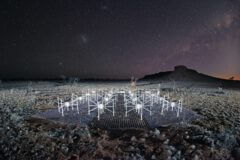 Murchison Widefield Array Radio Telescope צילום: GOLDSMITH/MWA COLLABORATION/CURTIN UNIVERSITY