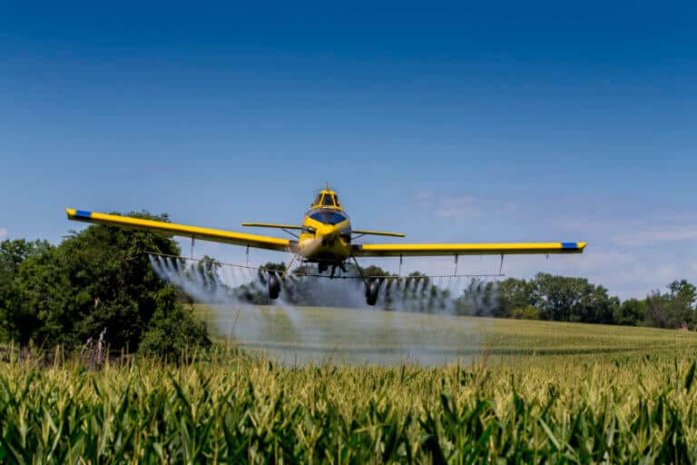 Spray plane in action. Illustration: depositphotos.com