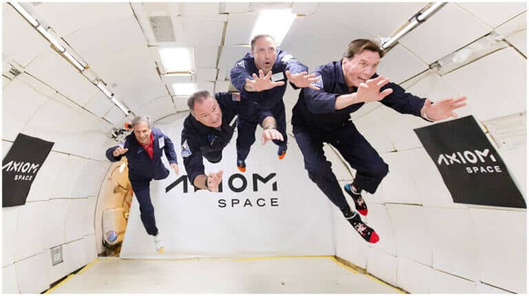 Participants of the AX-1 mission, including the Israeli Eitan Stiva (left) training in zero gravity in an airplane that simulates it with the help of loop flights. Photo PR, Axiom.