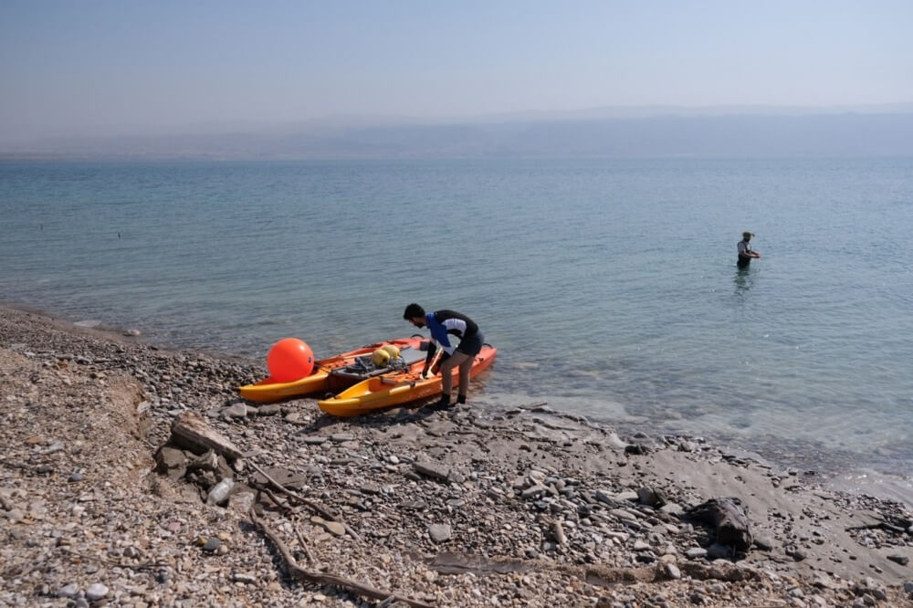 חלוקים לאורך חוף ים המלח, באדיבות החוקרים