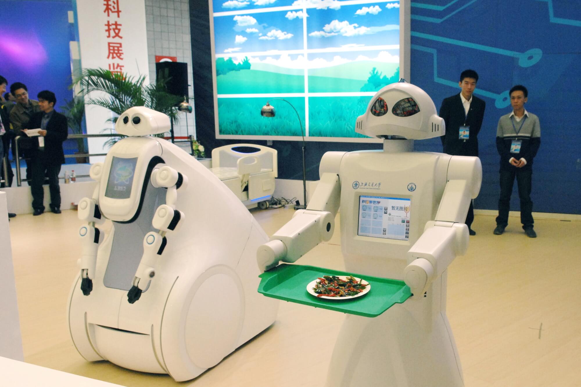 רובוטים המיועדים לשירותים רפואיים, שנחאי 2019. <a href="https://depositphotos.com. ">המחשה: depositphotos.com</a>