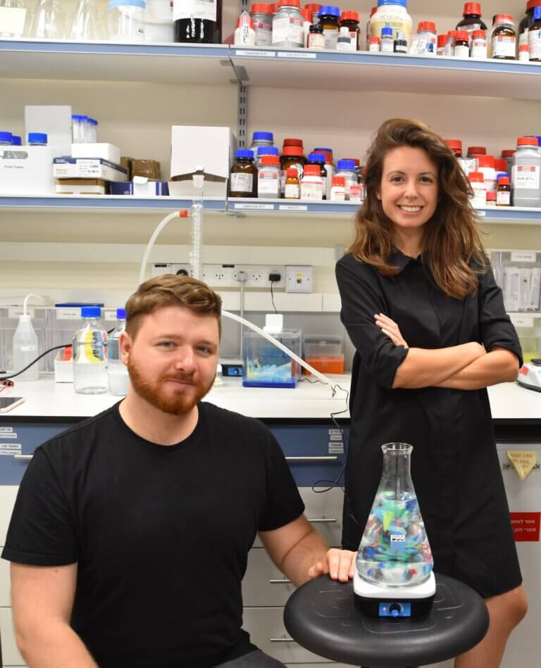 Dr. Ines Zucker from the School of Mechanical Engineering and the School of Environment and Earth Sciences at Tel Aviv University and PhD student Andrey Eitan Rubin. Photo: Tel Aviv University spokesperson