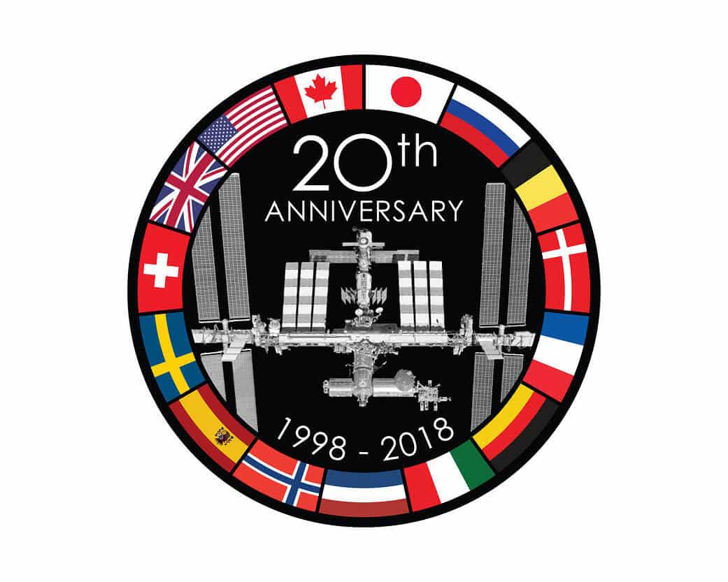 באנר שהופק לרגל 20 שנה רצופות של איוש תחנת החלל הבינלאומית ב-2018. צילום: נאס"א