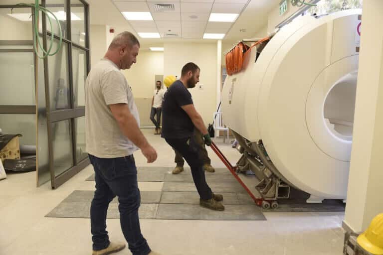The MRI device is installed in a lab at the Technion, 2022. Photo: Ya'akov Shloush, Technion Spokesperson