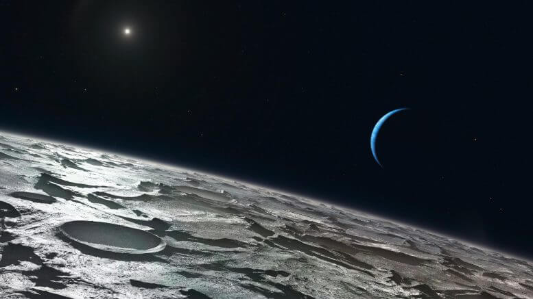 התרשמות אמן איך יכול להיראות טריטון, הירח הכי גדול של נפטון, מגובה רב מעל פניו. השמש הרחוקה מופיעה למעלה משמאל והסהר הכחול של נפטון מימין למרכז. קרדיט: ESO/L. Calçada.