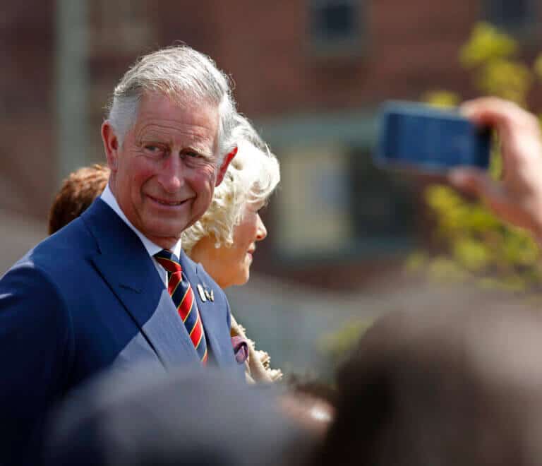 המלך צ'ארלס השלישי והמלכה הרעיה קמילה. איור: depositphotos.com