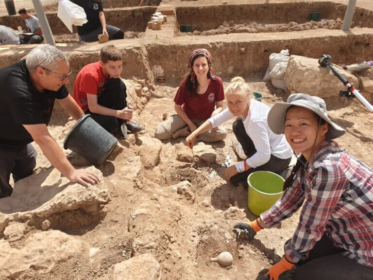 Prof. Aharon Meir's research team from Bar Ilan University at work on the "Underground City" site of Gat Philistim.