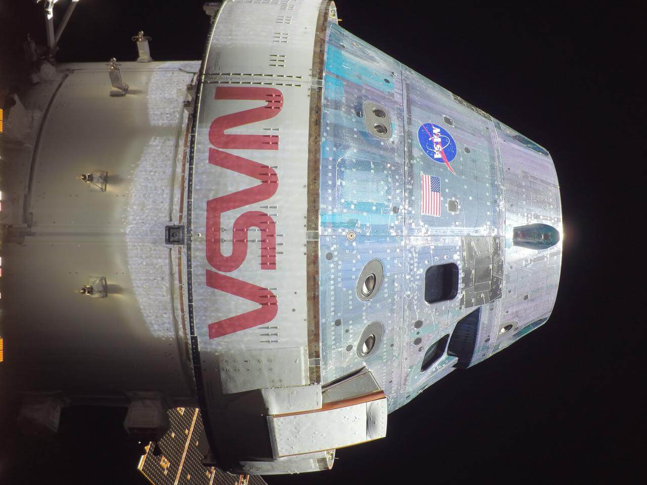 תמונת "סלפי" של קפסולת אוריון במשימת ארטמיס 1, שצולמה בעת בדיקה שגרתית של החללית ביום השלישי למסעה - 18/11/2022. צילום: נאס"א