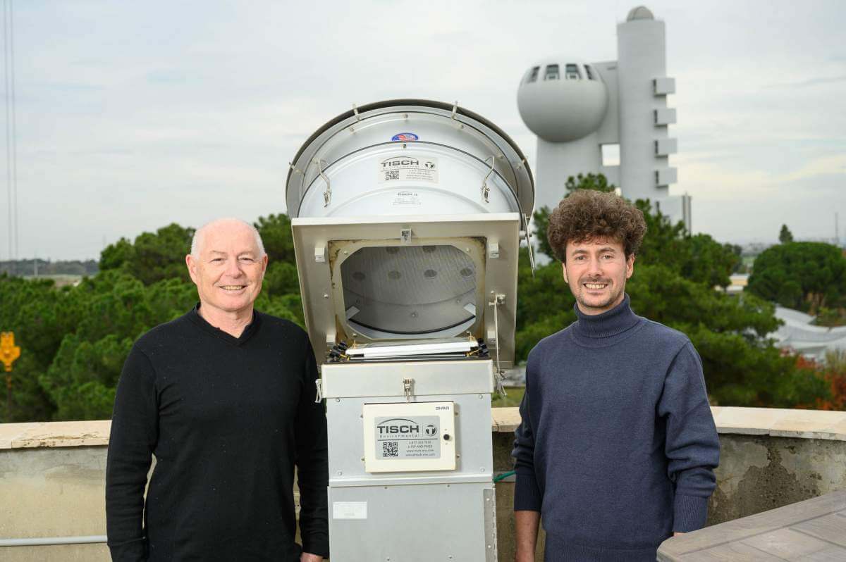 Right: Burak Adnan Erkurkamaz and Prof. Yanon Rodich on the roof of the laboratory. Weizmann Institute spokeswoman photo